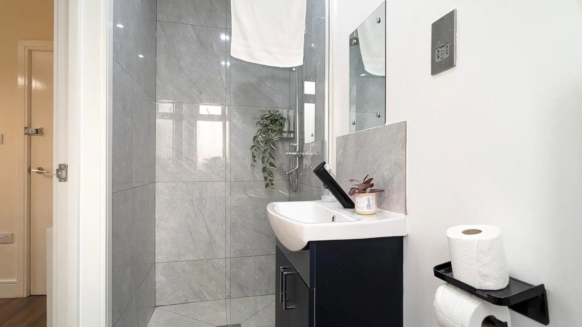 2 Ensuite Bedroom House Near Centre Free Parking York Storbritannien
