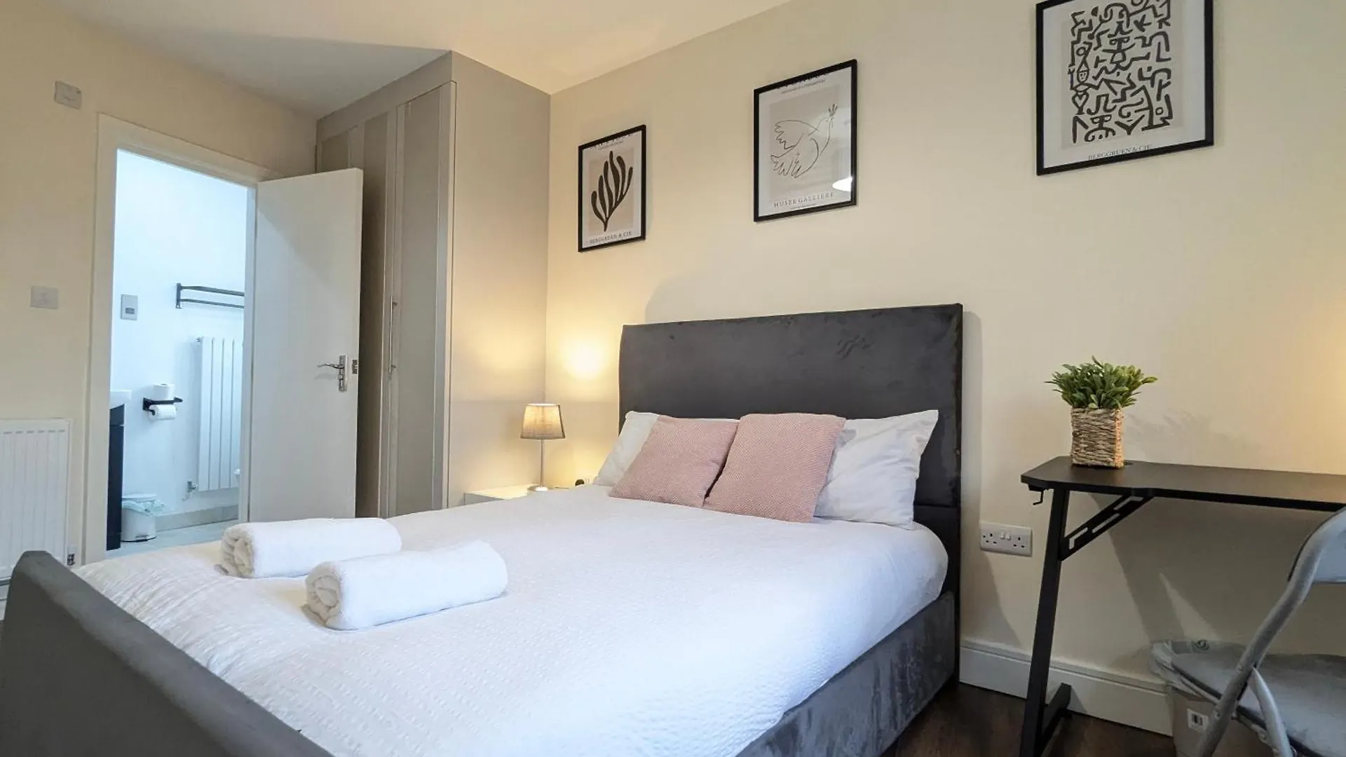Semesterbostad 2 Ensuite Bedroom House Near Centre Free Parking York