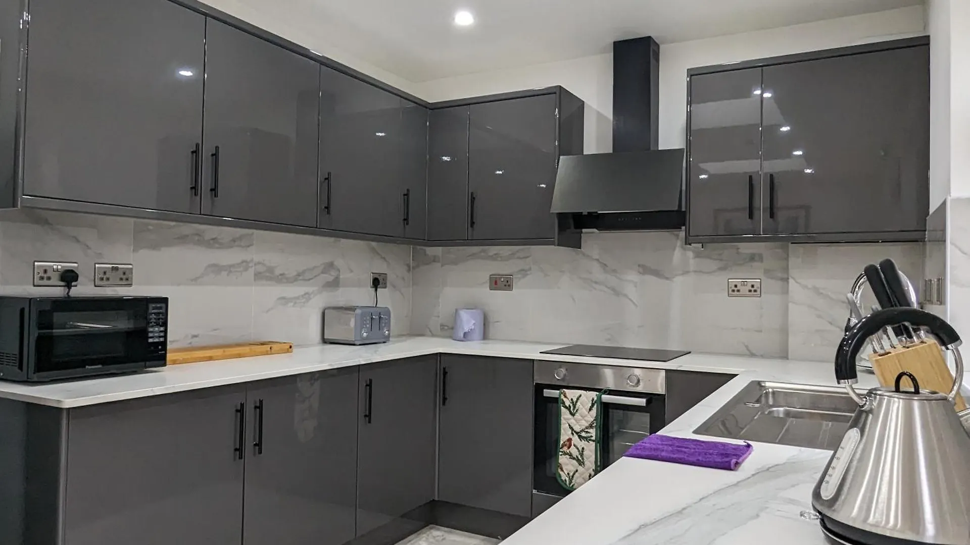 2 Ensuite Bedroom House Near Centre Free Parking York